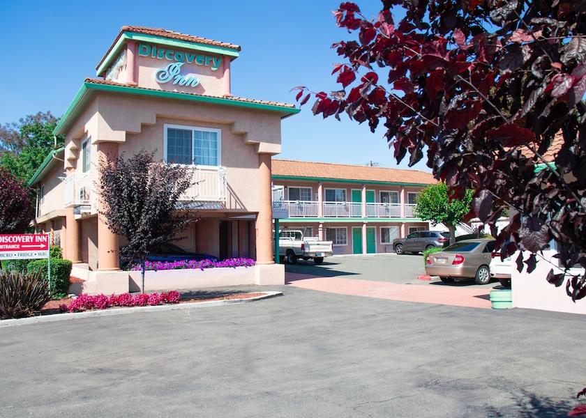 California Hayward Facade