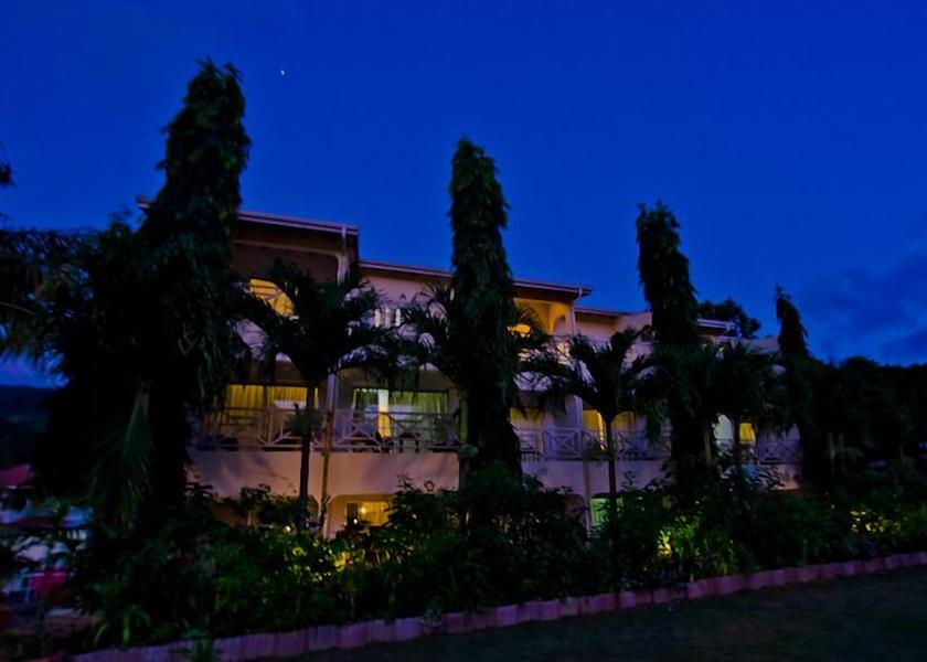  Mahe Island Facade