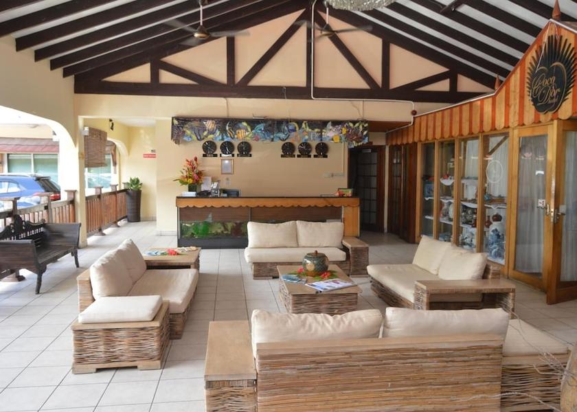  Mahe Island Lobby