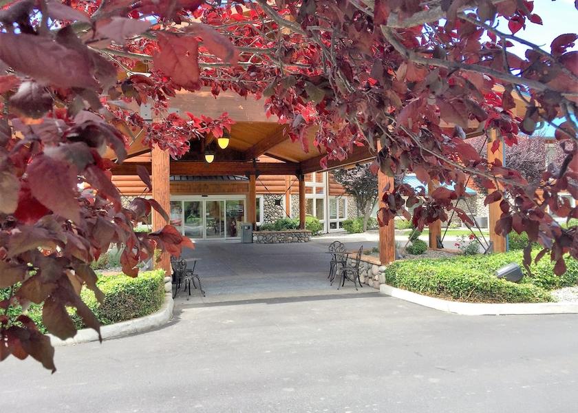 Oregon Boardman Facade