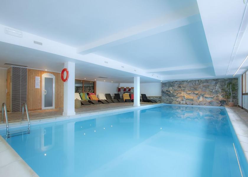 Auvergne-Rhone-Alpes Courchevel Indoor pool