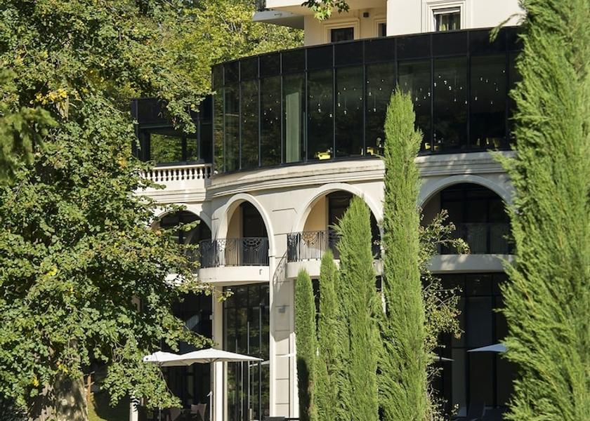 Auvergne-Rhone-Alpes Charbonnieres-Les-Bains Exterior Detail