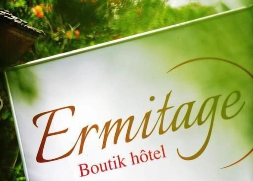  Saint-Paul Exterior Detail