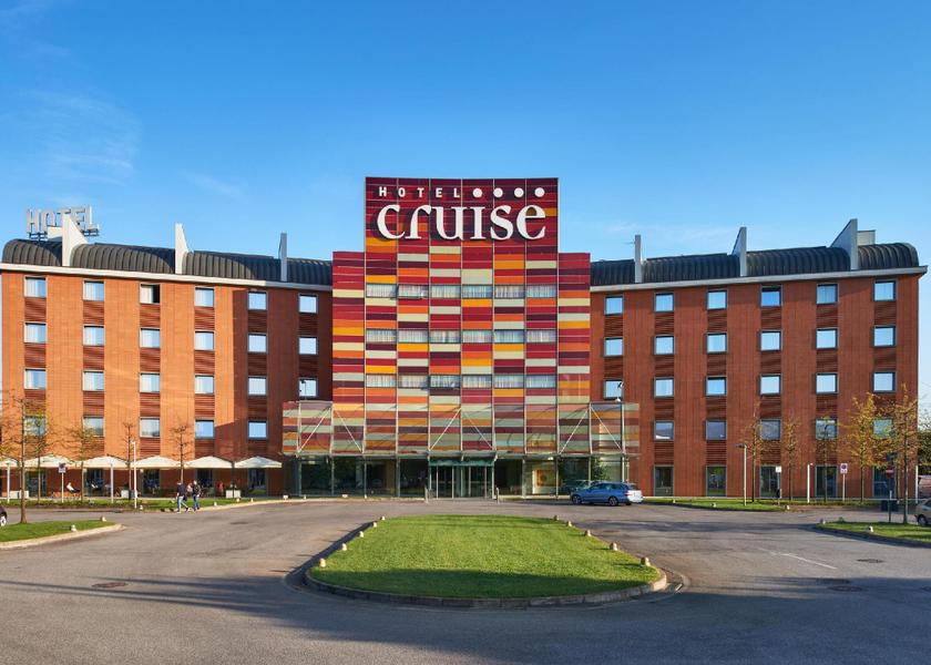 Lombardy Montano Lucino Hotel Exterior