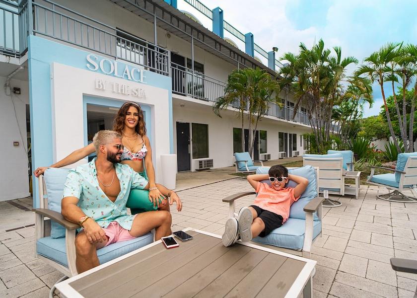  Ponce Exterior Detail