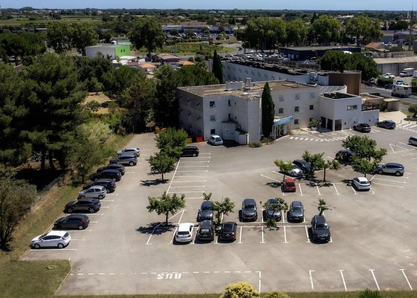 Occitanie Lunel Parking