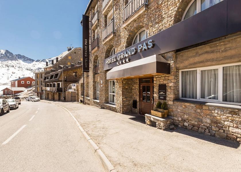Occitanie Pas de la Casa Facade