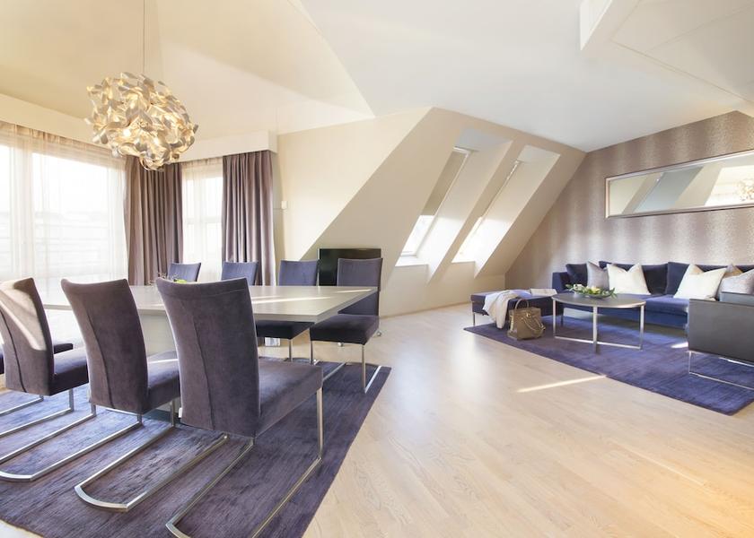  Oslo Room