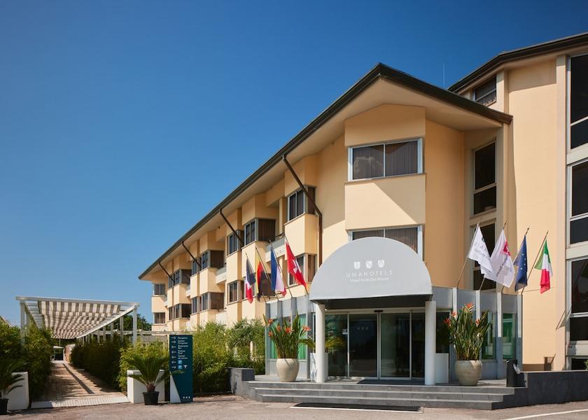 Tuscany Forte dei Marmi Exterior Detail