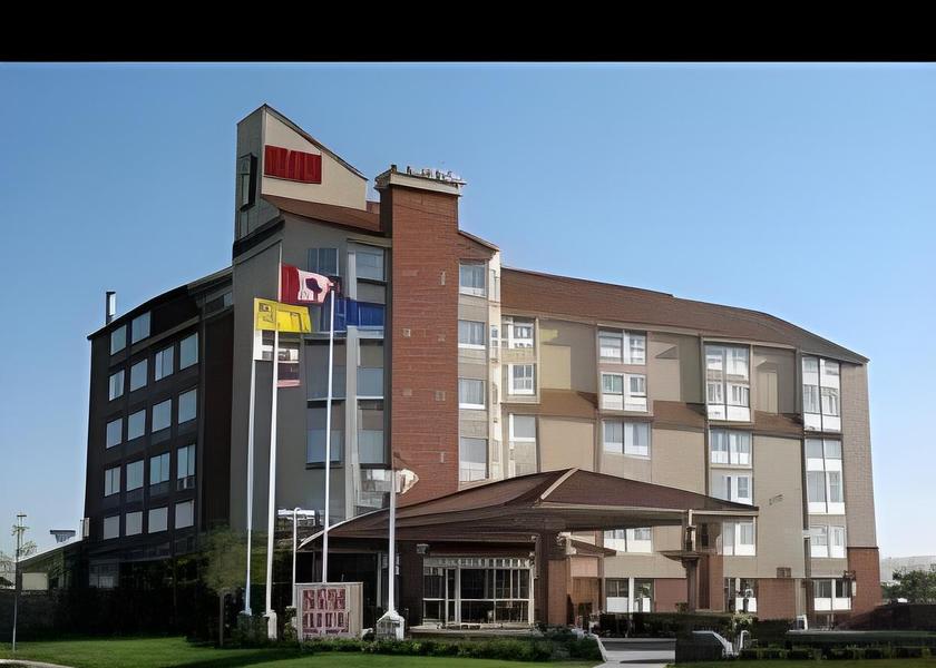 Ontario Vaughan Hotel Exterior