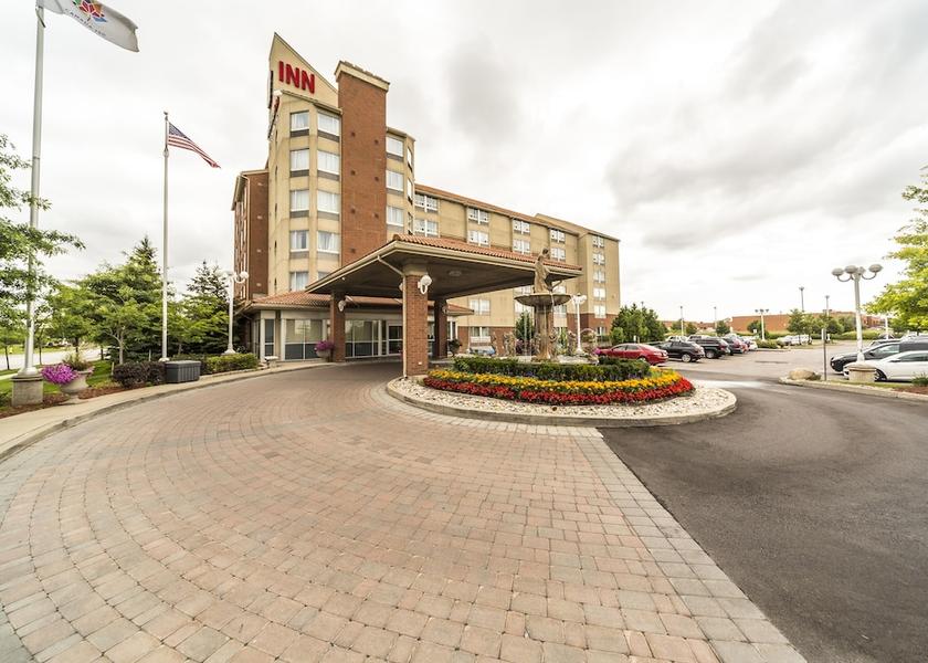 Ontario Vaughan Front of property