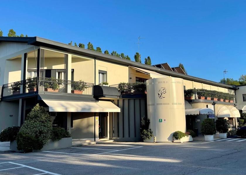 Veneto Roncade exterior view