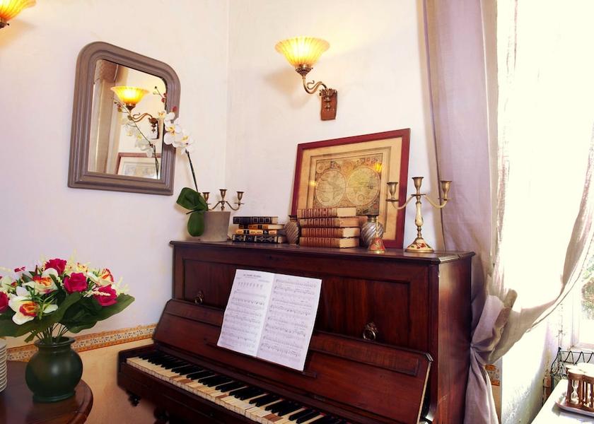 Provence - Alpes - Cote d'Azur Entraigues-sur-la-Sorgue Amenity