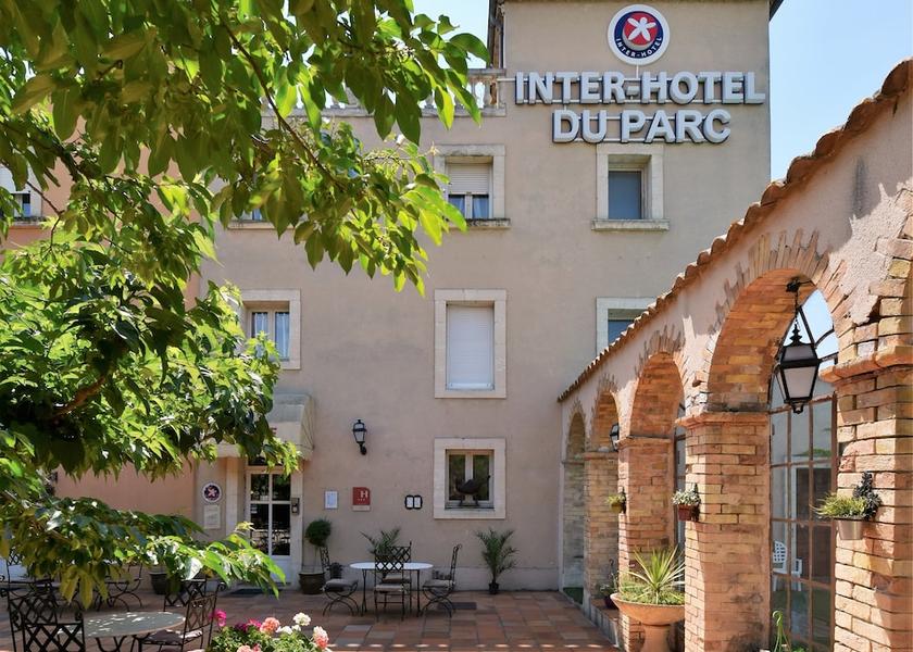 Provence - Alpes - Cote d'Azur Entraigues-sur-la-Sorgue Facade