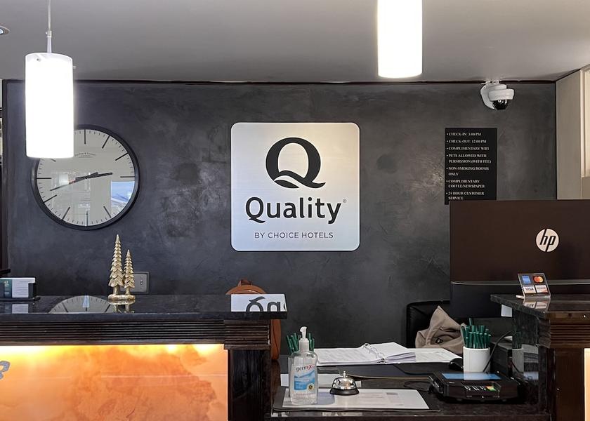 Washington Arlington Interior Entrance