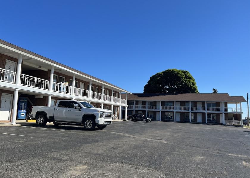 Michigan Cheboygan Facade