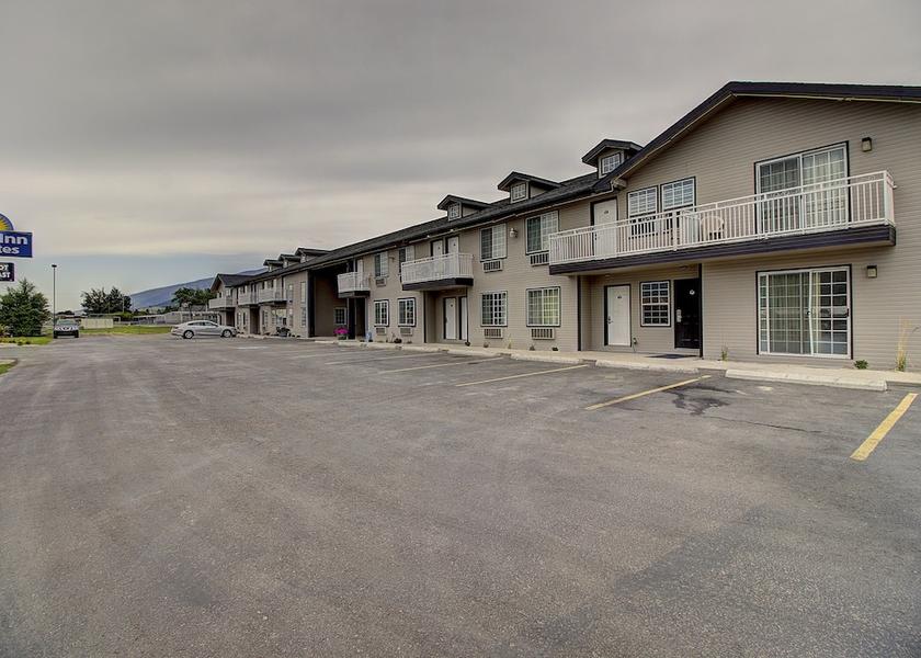 Montana Lolo Exterior Detail