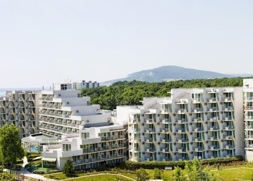  Albena Exterior Detail