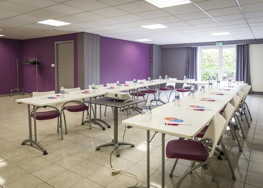 Pays de la Loire Doué-en-Anjou Meeting facility