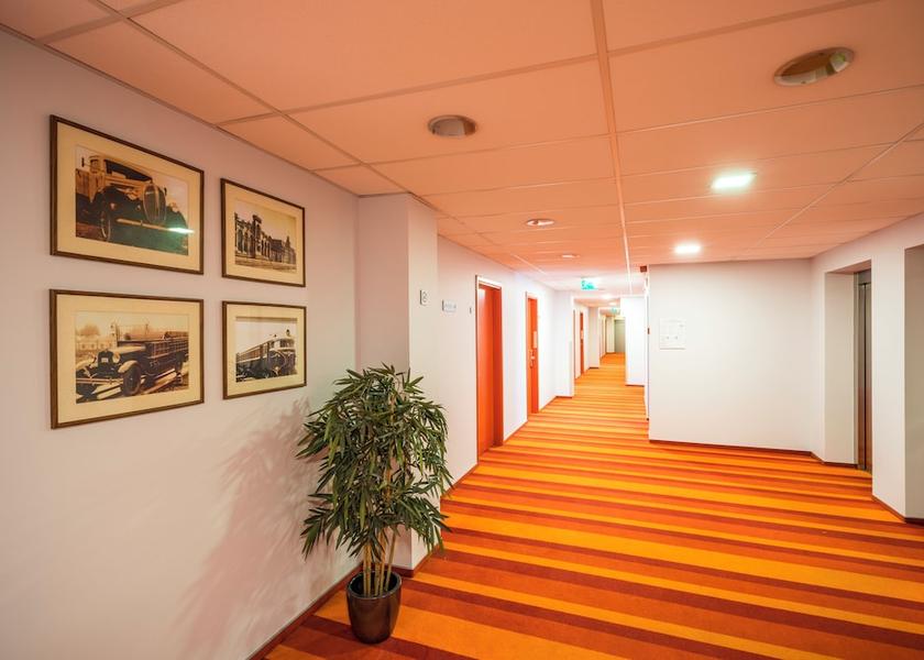  Riga Hallway