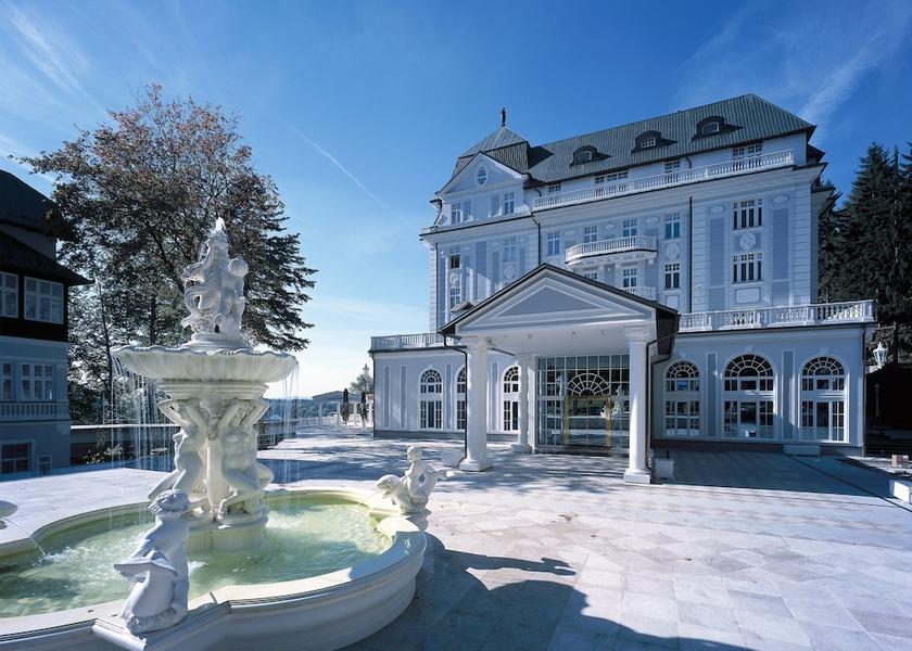 Karlovy Vary (region) Marianske Lazne Exterior Detail
