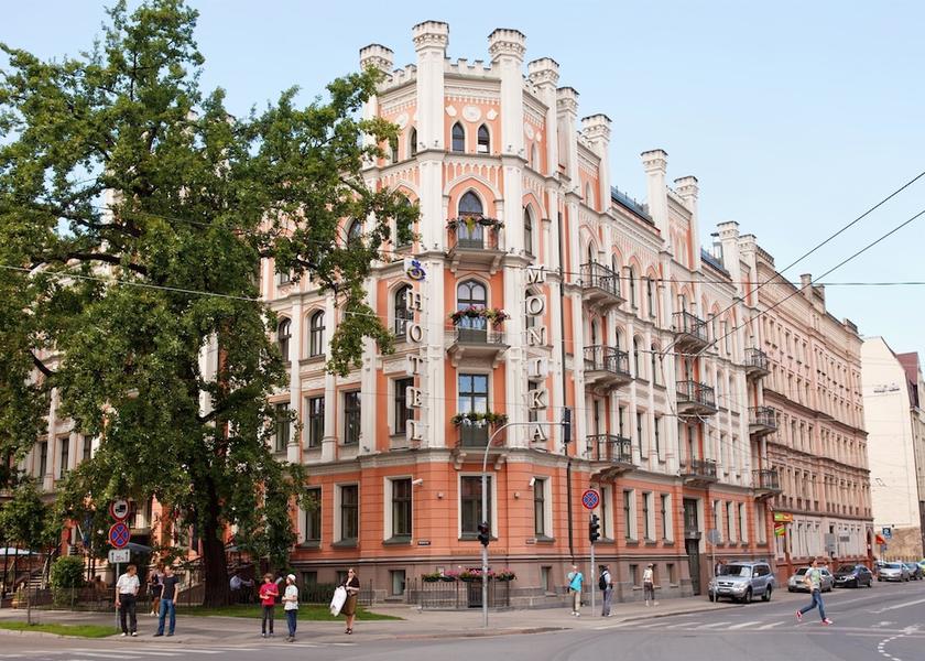  Riga Exterior Detail