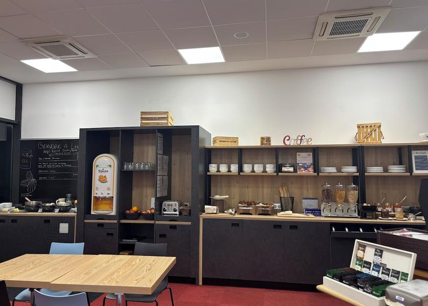 Nouvelle-Aquitaine Limoges Breakfast buffet