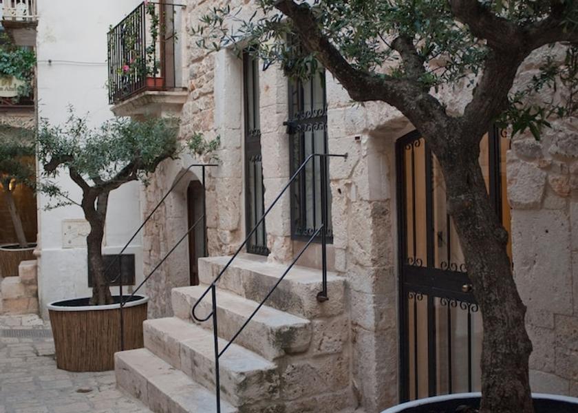 Puglia Conversano Exterior Detail
