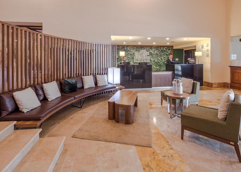  San Pedro Exterior Detail