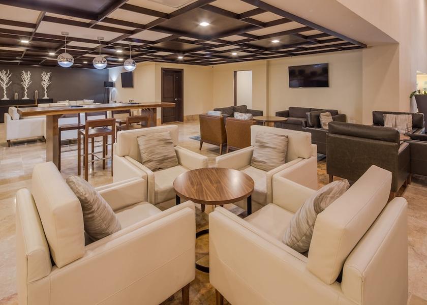  San Pedro Exterior Detail