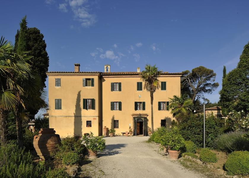 Tuscany Asciano Facade