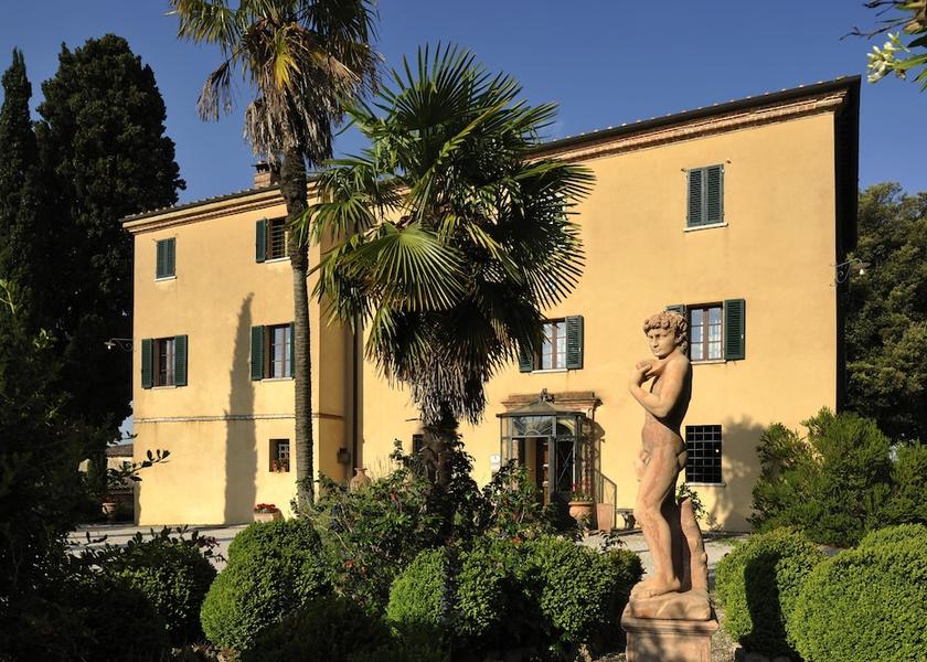 Tuscany Asciano Facade