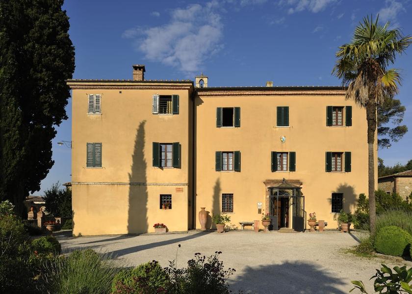 Tuscany Asciano Facade