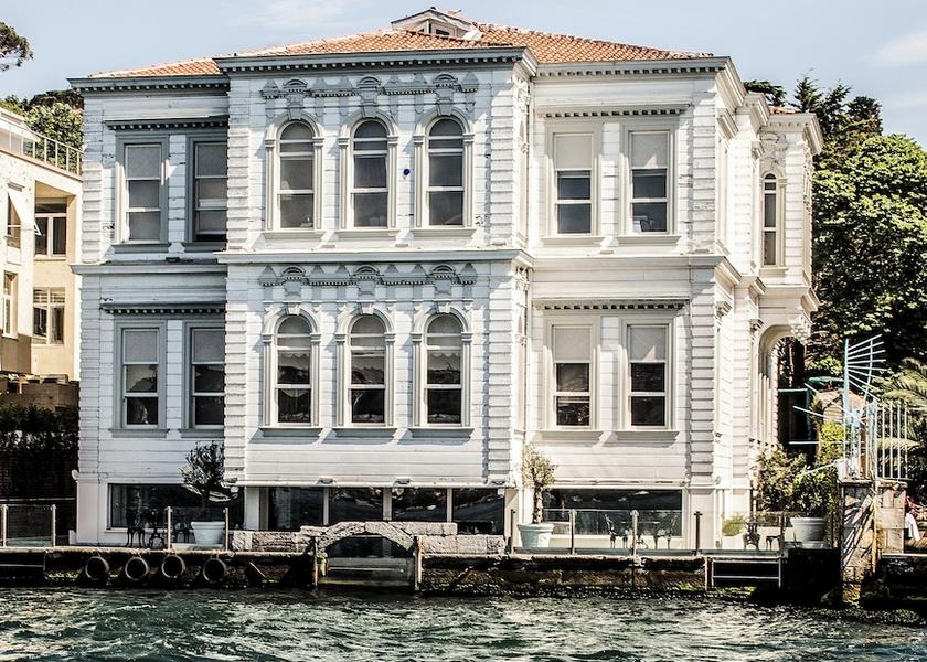  Istanbul Exterior Detail