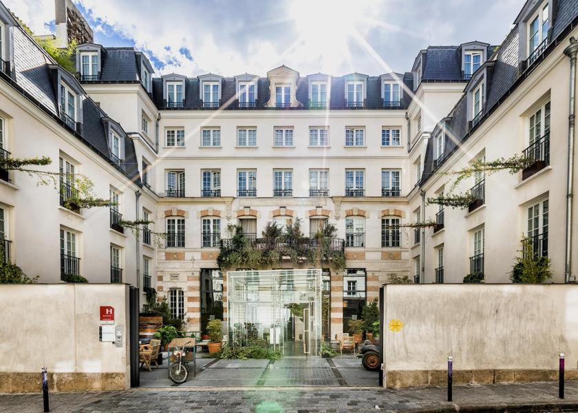Île-de-France Paris Hotel Exterior