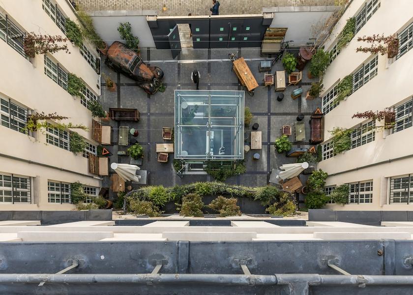 Île-de-France Paris Courtyard view