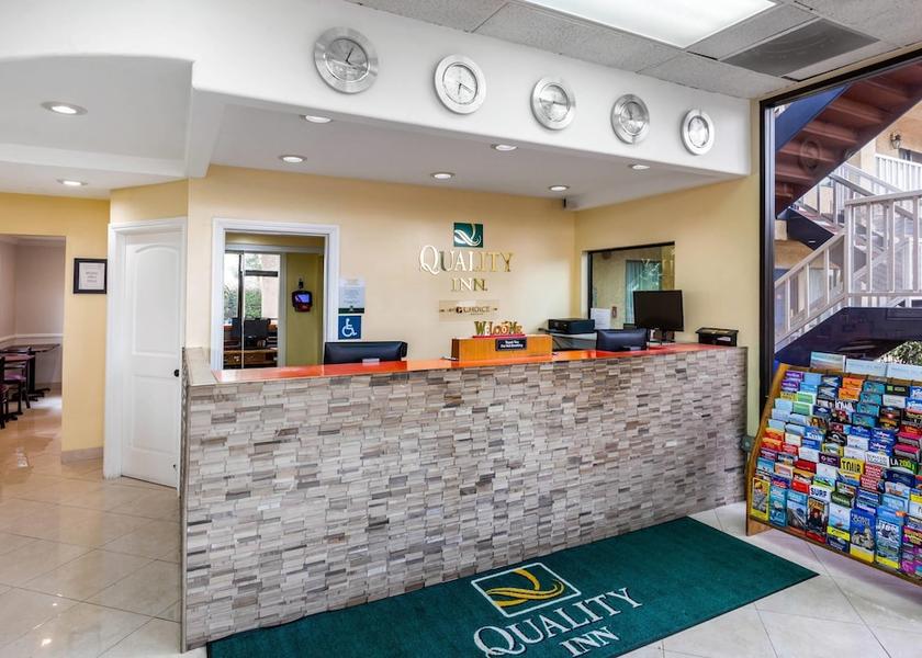California Lomita Lobby
