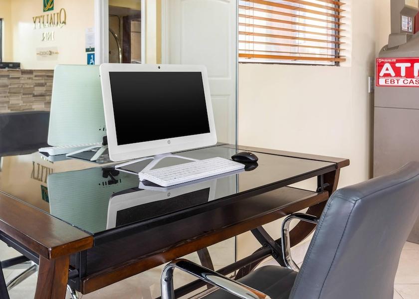 California Lomita Business center