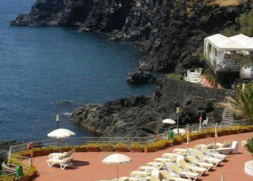 Sicily Aci Castello Sundeck