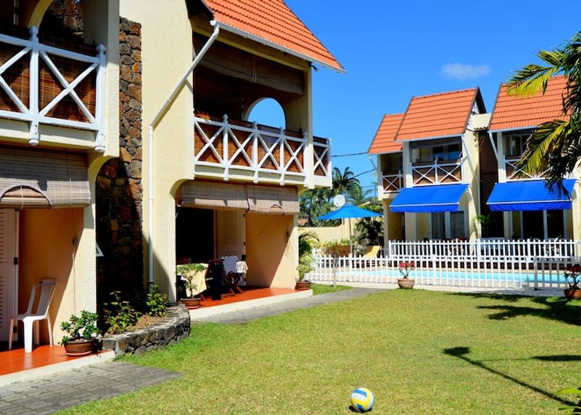 MU Grand Bay Exterior Detail