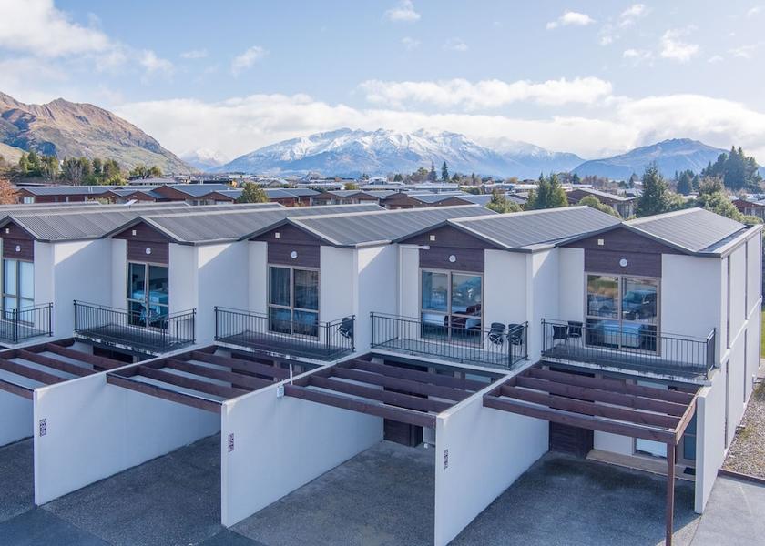 Otago Wānaka Exterior