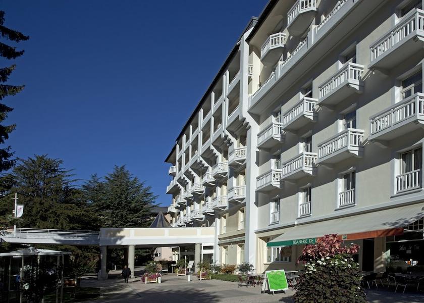 Auvergne-Rhône-Alpes Brides-les-Bains Front of property