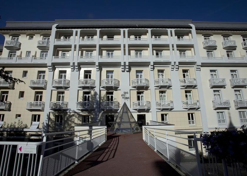 Auvergne-Rhone-Alpes Brides-les-Bains Facade