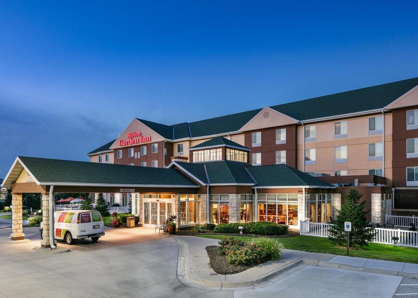 Nebraska Omaha Hotel Exterior
