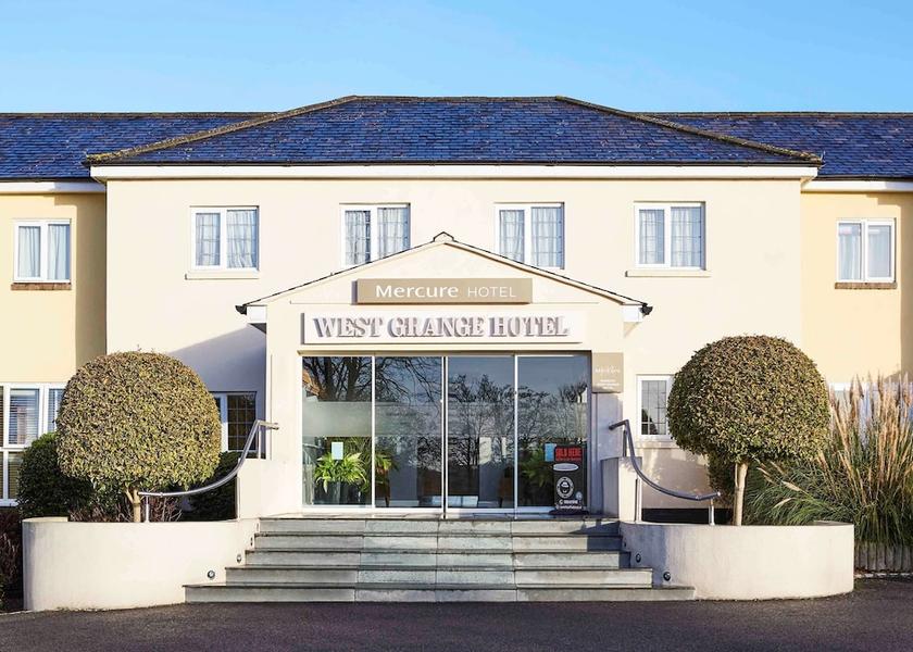 England Thatcham Exterior Detail