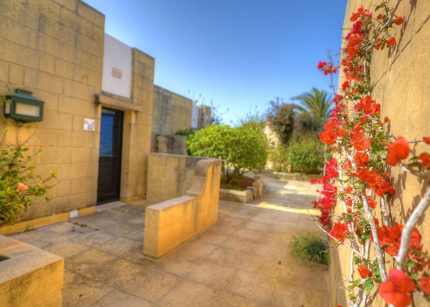  Sannat Exterior Detail