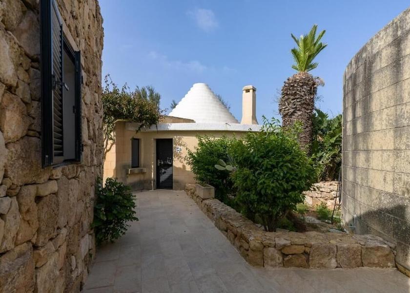  Sannat Exterior Detail