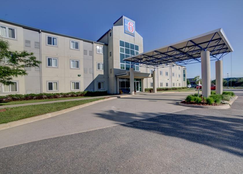 Ontario Huntsville Exterior Detail