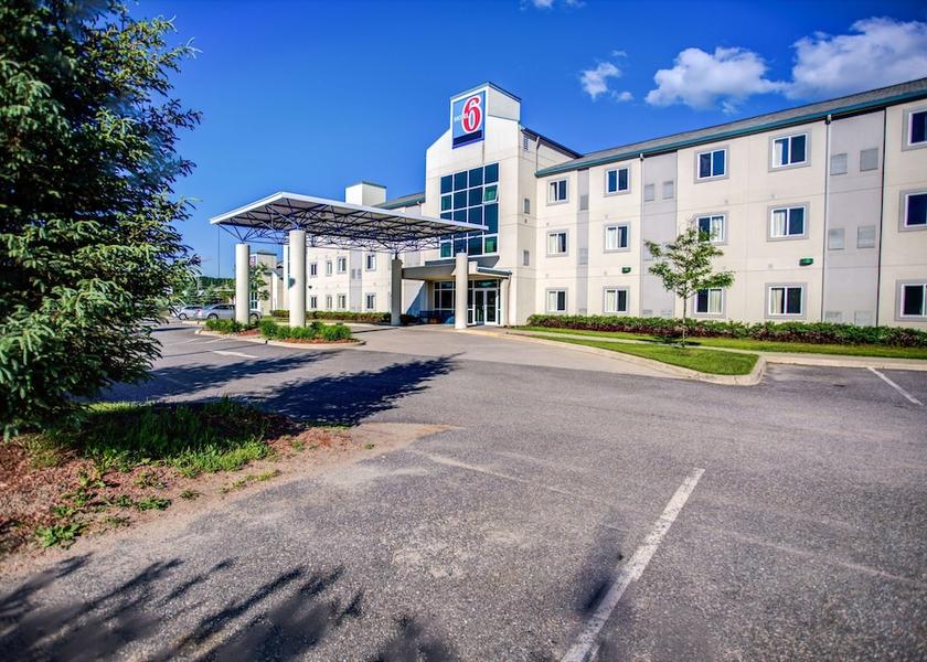 Ontario Huntsville Exterior Detail