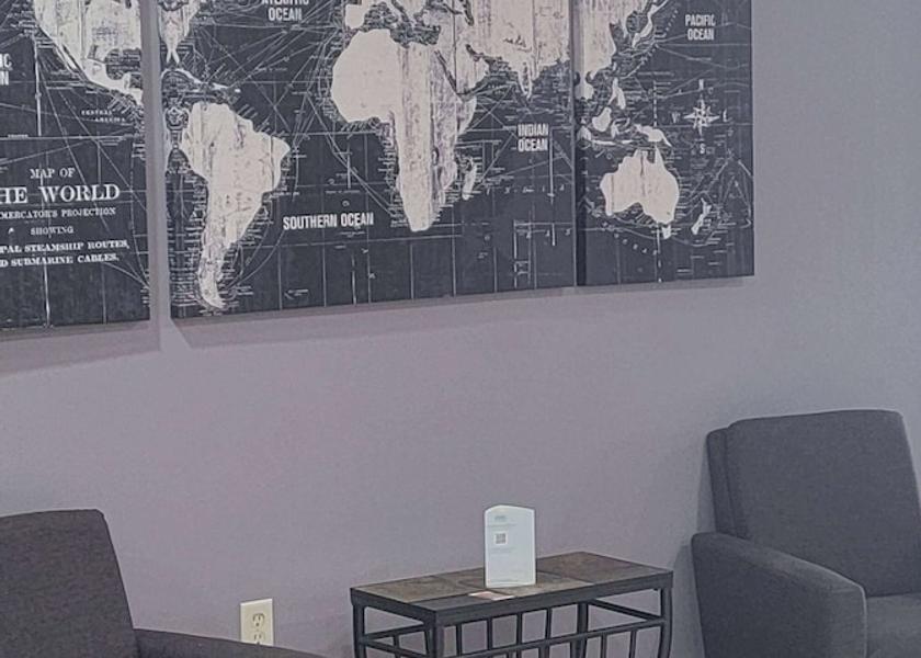 Alabama Gardendale Lobby